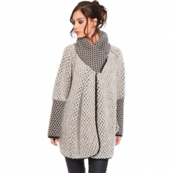 Kardigan w kolorze szarobrązowym. Brązowe kardigany damskie Cosy Winter, ze splotem. W wyprzedaży za 227.95 zł.