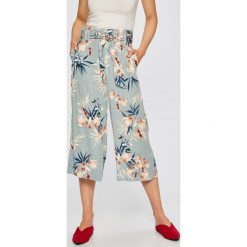 Only - Spodnie Devon. Szare spodnie materiałowe damskie marki Only, z lyocellu. W wyprzedaży za 119.90 zł.