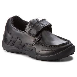 Półbuty Geox. Czarne półbuty chłopięce Geox, bez wzorów, bez zapięcia. Za 249.99 zł.
