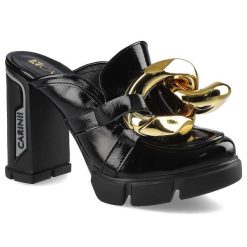 Czarne Klapki Carinii Damskie Stylowe Buty. Czarne klapki damskie Carinii, bez wzorów, ze skóry, bez obcasa, na obcasie, bez zapięcia. Za 289.00 zł.
