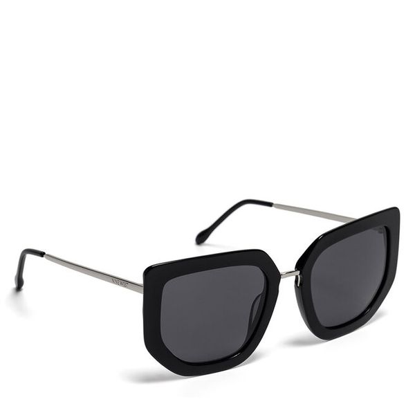 Okulary przeciwsłoneczne Nine West. Czarne okulary przeciwsłoneczne damskie Nine West. Za 149.99 zł.