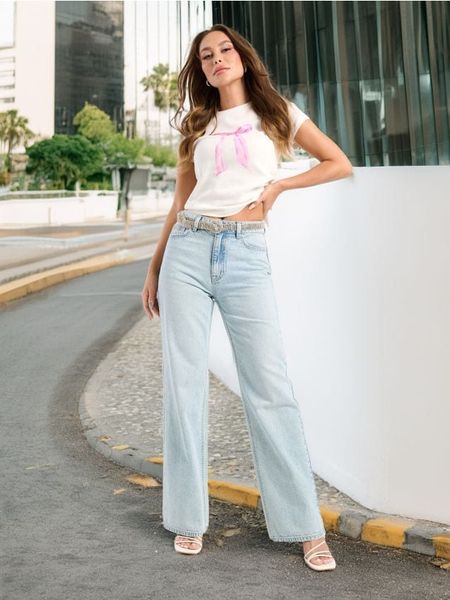 Koszulka - kremowy. Białe t-shirty damskie Sinsay, l, bez wzorów, z bawełny, bez kołnierzyka. W wyprzedaży za 17.99 zł.