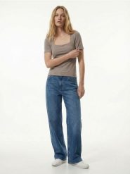 Koszulka z dekoltem karo - beżowy. Brązowe t-shirty damskie Sinsay, l, bez wzorów, bez kołnierzyka. Za 19.99 zł.