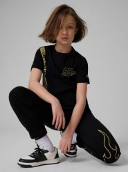 4F T-shirt regular z nadrukiem dziecięcy 4F x Bartosz Zmarzlik - czarny 134/140 (8-10 lat). Czarne t-shirty i topy dla dziewczynek 4f, bez wzorów, z bawełny, bez ramiączek. Za 79.99 zł.