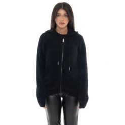 Damen-Kapuzenpullover mit Reißverschluss und Leone 1947 Glam Winter-Logo-Etikett. Czarne bluzy sportowe damskie LEONE 1947 APPAREL, bez wzorów, z poliesteru, na fitness i siłownię. W wyprzedaży za 235.76 zł.