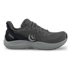 Damskie buty do biegania Topo Athletic Fli-Lyte 6. Czarne obuwie sportowe damskie Topo Athletic, bez wzorów, do biegania. Za 672.50 zł.