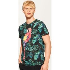T-shirt z papugą - Czarny. T-shirty męskie marki House. W wyprzedaży za 29.99 zł.