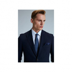 Garnitur Pretoria 2. Czarne garnitury męskie Guns&tuxedos, w prążki. Za 499.99 zł.