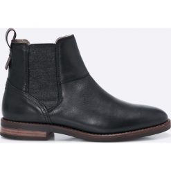 Marc O'Polo - Botki. Czarne botki damskie Marc O'Polo, z materiału, bez obcasa, na obcasie. W wyprzedaży za 449.90 zł.