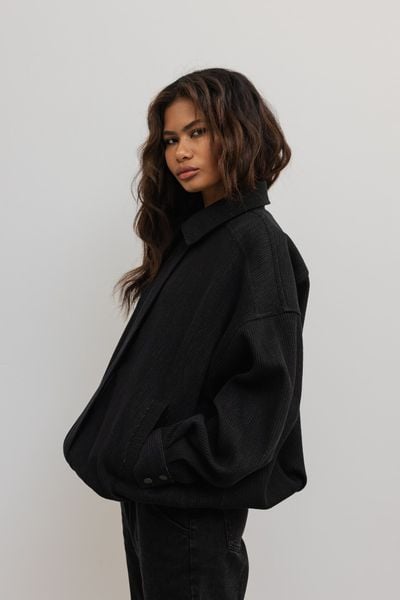 Bawełniana kurtka o strukturze prążka w kolorze BLACK - BARKEL. Czarne kurtki damskie Marsala, m, bez wzorów, z bawełny, bez kaptura. Za 799.90 zł.