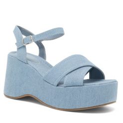 Sandały Jenny Fairy. Niebieskie sandały damskie Jenny Fairy, bez wzorów, bez obcasa, na koturnie, bez zapięcia. Za 139.99 zł.