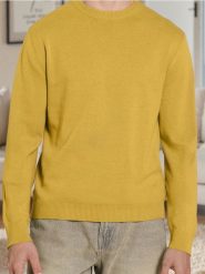 Sweter - żółty. Żółte swetry przez głowę męskie Sinsay, l, bez wzorów, bez kołnierzyka. Za 39.99 zł.