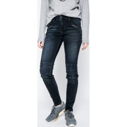 Mustang - Jeansy Jasmin. Jeansy damskie marki Mustang. W wyprzedaży za 139.90 zł.