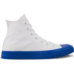 Converse 156767 Chuck Taylor All Star. Białe trampki i tenisówki damskie Converse, bez wzorów, z gumy, klasyczne, bez zapięcia. W wyprzedaży za 229.00 zł.