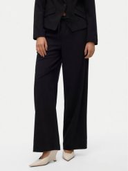 Vero Moda Spodnie materiałowe Babette 10320601 Czarny Straight Fit. Czarne spodnie materiałowe damskie Vero Moda, bez wzorów, z materiału. Za 129.99 zł.