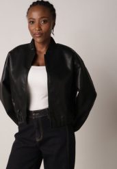 Czarna Kurtka Bomberka z Imitacji Skóry o Krótkim Kroju Edalindra. Czarne kurtki damskie Born2be, l, bez wzorów, z jeansu, bez kaptura. Za 109.99 zł.