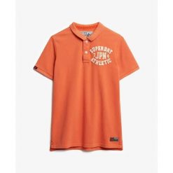 Polo Superdry Vintage Athletic. Brązowe koszulki polo męskie Superdry., m, bez wzorów, vintage, bez ramiączek. Za 264.35 zł.