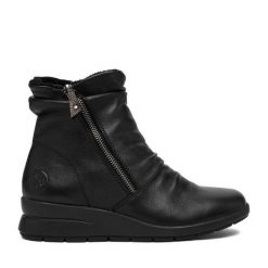 Botki Rieker. Czarne botki damskie Rieker, bez obcasa, na koturnie, bez zapięcia. Za 439.99 zł.