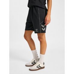 Szorty damskie Hummel Move 2.0. Czarne szorty sportowe damskie Hummel, bez wzorów, sportowe, na fitness i siłownię. Za 240.50 zł.