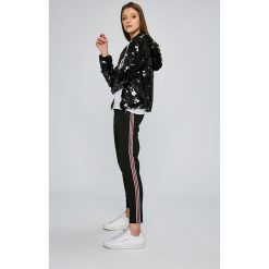 Guess Jeans - Kurtka Florence. Kurtki damskie marki Guess Jeans. W wyprzedaży za 399.90 zł.