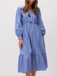 Sukienka z ozdobnymi aplikacjami - granatowy. Niebieskie sukienki damskie Reserved, l, z aplikacjami, z bawełny, bez kołnierzyka, bez ramiączek, rozkloszowane. W wyprzedaży za 109.99 zł.