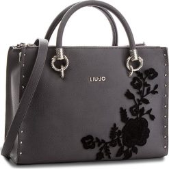 Torebka LIU JO - M Satchel Zip Darsen A68045 E0022 Grape Juice 93803. Szare torebki do ręki damskie marki Liu Jo, ze skóry ekologicznej. W wyprzedaży za 519.00 zł.