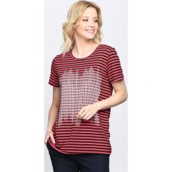 Ciemnoróżowy T-shirt Serve It Up. Czerwone t-shirty damskie marki Born2be. Za 19.99 zł.