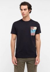 Męski T-Shirt Mustang Style Austin Jet Black 1016270 4188. Czarne t-shirty męskie Mustang, m, bez wzorów, bez kołnierzyka. Za 69.99 zł.