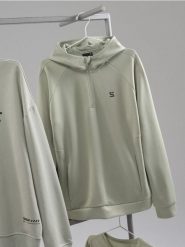 Bluza sportowa z kapturem - zielony. Zielone bluzy sportowe męskie Sinsay, l, bez wzorów, z kapturem. Za 69.99 zł.