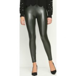 Ciemnozielone Legginsy Formfitting. Zielone legginsy damskie Born2be. Za 49.99 zł.