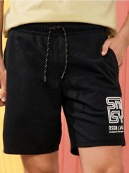 Szorty wiązane w talii z ozdobnym napisem - czarny. Czarne szorty męskie Sinsay, l, bez wzorów. Za 29.99 zł.