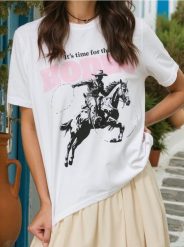 Bawełniana koszulka z motywem Westernowym - biały. Białe t-shirty damskie Sinsay, l, bez wzorów, z bawełny, bez kołnierzyka. W wyprzedaży za 17.99 zł.