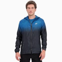 Kurtka wiatroszczelna męska do biegania i na szlak PERFORMANCE WINDBREAKER. Niebieskie kurtki męskie BODYCROSS, l, bez wzorów, z materiału, do biegania. Za 739.99 zł.