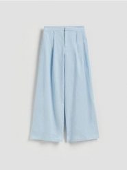 Szerokie spodnie z lnem - jasnoniebieski. Niebieskie spodnie materiałowe damskie Reserved, l, bez wzorów, z wiskozy. Za 139.99 zł.