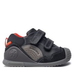 Sneakersy Biomecanics. Czarne trampki i tenisówki chłopięce Biomecanics, bez wzorów, bez zapięcia. Za 189.99 zł.