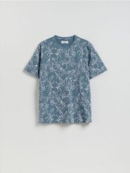 T-shirt regular z nadrukiem allover - jasnoniebieski. Niebieskie t-shirty męskie Reserved, l, bez wzorów, z bawełny, bez kołnierzyka. Za 59.99 zł.