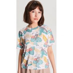 Koszulka oversize - Kremowy. T-shirty damskie Cropp. Za 39.99 zł.