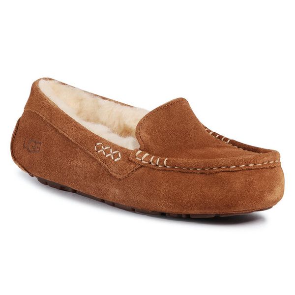Kapcie Ugg. Brązowe kapcie damskie UGG, bez wzorów. Za 539.99 zł.