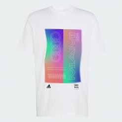 KOSZULKA Z GRAFIKĄ AUDI REVOLUT F1 TEAM TEAMGEIST. Białe koszulki sportowe męskie Adidas, l, bez wzorów, z bawełny, bez kołnierzyka, bez ramiączek. Za 199.00 zł.