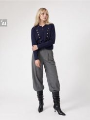 Kardigan z ozdobnymi guzikami, z wiskozą - granatowy. Niebieskie kardigany damskie Sinsay, l, bez wzorów, z wiskozy. Za 79.99 zł.