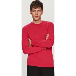 Gładki sweter - Pomarańczo. Czerwone swetry przez głowę męskie Reserved. W wyprzedaży za 59.99 zł.