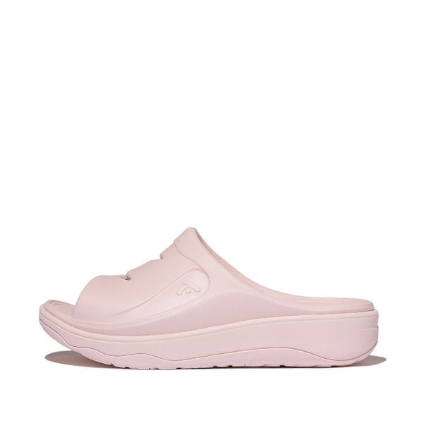 Klapki damskie FitFlop Tonal Rubber. Czerwone klapki damskie FIT FLOP, bez wzorów, z gumy, klasyczne, bez obcasa, na szpilce. Za 359.50 zł.