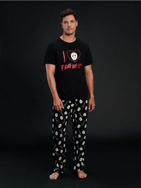 Piżama dwuczęściowa Friday the 13th - wielobarwny. Piżamy męskie Sinsay, l, bez wzorów, bez ramiączek. Za 59.99 zł.