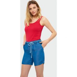 Niebieskie szorty. Szorty damskie marki Greenpoint. Za 89.99 zł.
