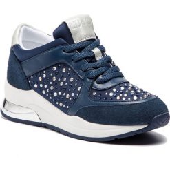 Sneakersy LIU JO - Karlie 12 B19007 TX003 Navy S1105. Niebieskie półbuty damskie Liu Jo, z aplikacjami, z materiału, bez obcasa, na koturnie, bez zapięcia. W wyprzedaży za 369.00 zł.