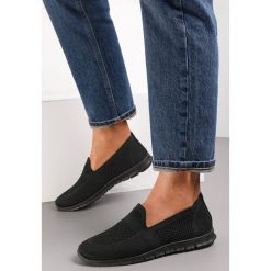 Czarne Tenisówki Pasquier. Czarne trampki i tenisówki damskie Renee, bez wzorów, z tkaniny, eleganckie, przed kostkę, bez zapięcia. Za 39.99 zł.