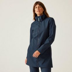 Kurtka turystyczna damska z materiału softshell Regatta Carisbrooke. Niebieskie kurtki damskie Regatta, m, bez wzorów, z elastanu, bez kaptura. Za 251.00 zł.