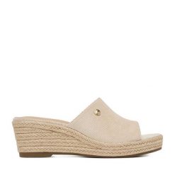 Espadryle Beverly Hills Polo Club. Brązowe espadryle damskie Beverly Hills Polo Club, bez wzorów, bez obcasa, bez zapięcia. Za 249.99 zł.