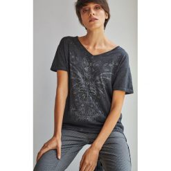 Medicine - Top by Dark Ashes, Halloween. Szare topy damskie MEDICINE, z nadrukiem, z bawełny, z krótkim rękawem. Za 59.90 zł.