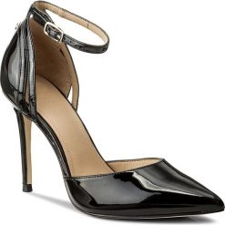 Szpilki GUESS - Bailee FLBAI1 PAF08 BLACK. Czarne szpilki damskie Guess, z materiału. W wyprzedaży za 349.00 zł.